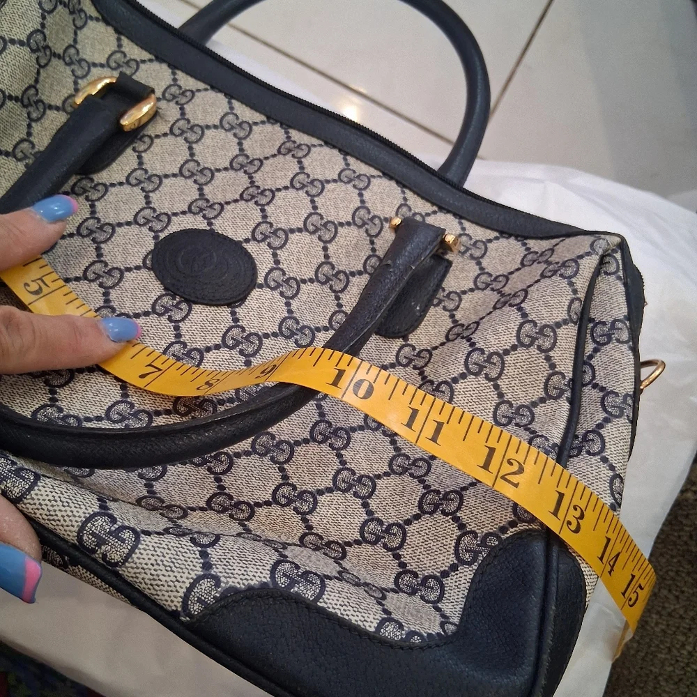 Gucci Beige and Navy, Authentic  Bag - Picture 15 of 16